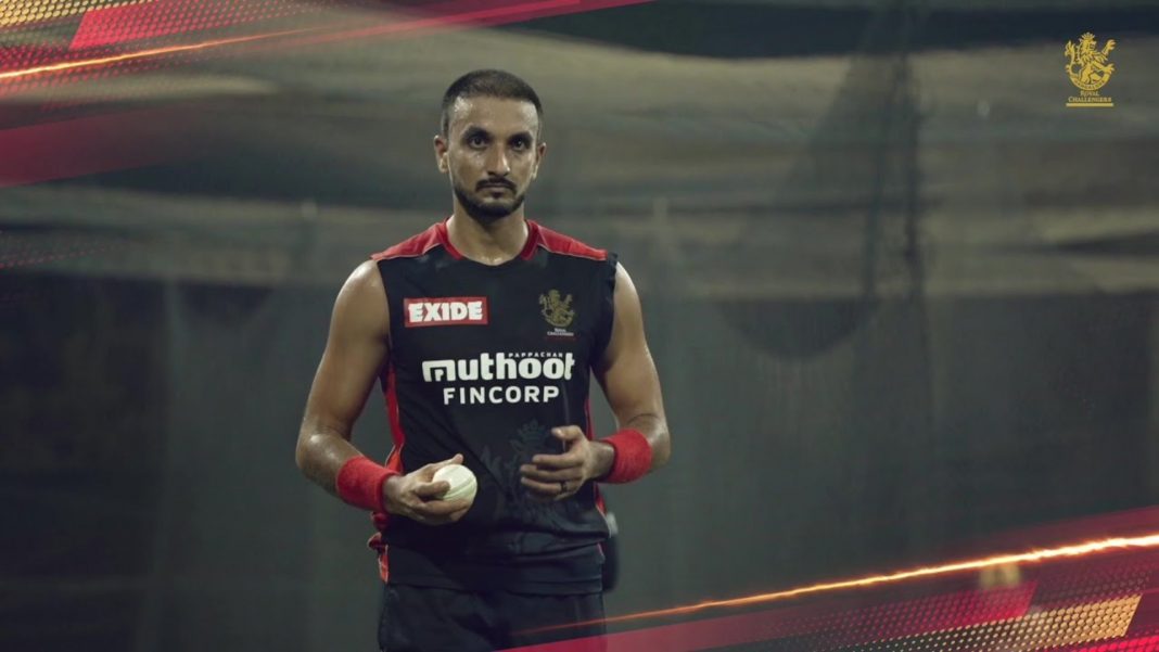 බංකුවට සීමා වුනු RCB වේගපන්දු යවන්නා නැතිවම බැරි ක්රීඩකයෙකු වූ හැටි