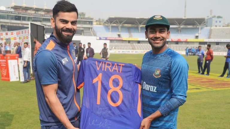 Kohliගෙන් Mehidyට සිහිවටනයක්-A souvenir from Kohli to a Bangladesh player Mehidy