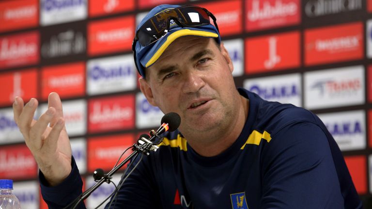 මිකී ආතර් පකිස්ථාන ආරාධනය පිලිගනී ,දින 30 ක්තුල පකිස්ථාන ක්‍රිකට් කණ්ඩායමේ ප්‍රධාන පුහුණුකාර ධූරය භාරගැනීමට සූදානම් Mickey Arthur accepts Pakistan's invitation, ready to take over as head coach of Pakistan cricket team within 30 days