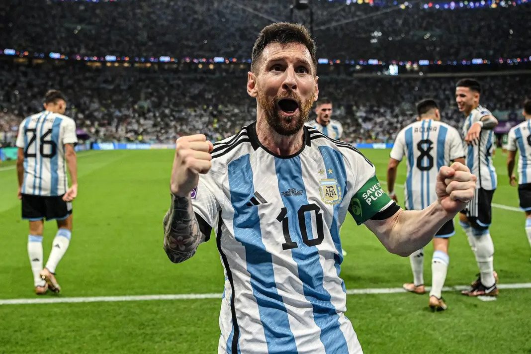 Messi තවත් කඩඉමක් පසු කරයි -Lionel Messi scores 100th international goal in Curacao romp