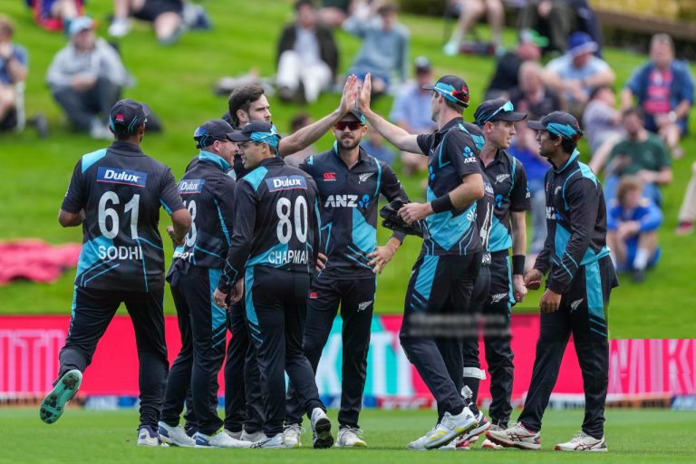 කිවි පිතිකරුවන්ගේ ප්‍රහාර හමුවේ සිංහයෝ පසුබසිති -New Zealand level series as they THRASH Sri Lanka by 9 wickets to win 2nd T20I