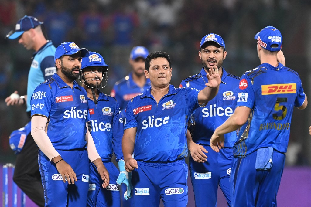 MUMBAI INDIANS වෙතින් තවත් විශිෂ්ට හඹා යාමක්! Another great chase from Mumbai!