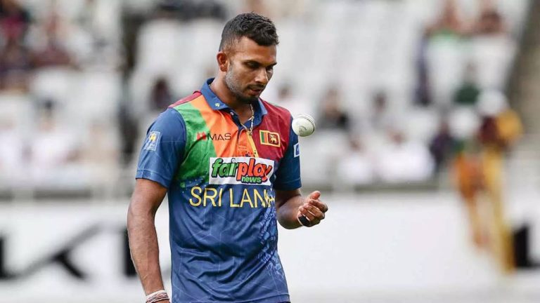 වැලමිට ආබාධය දසුන් ගේ ලෝක කුසලාන ගමනට හරස් වේවිද ? -Injured Shanaka to skip World Cup ? ICC Cricket World Cup 2023