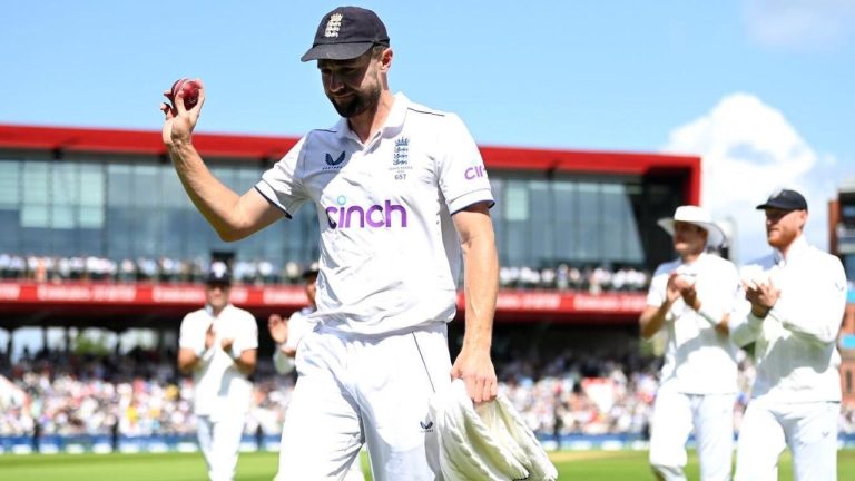 ක්‍රිස් වෝක්ස් ජාත්‍යන්තර ක්‍රිකට් පිටියෙන් සමුගන්නා බව නිවේදනය කරයි!