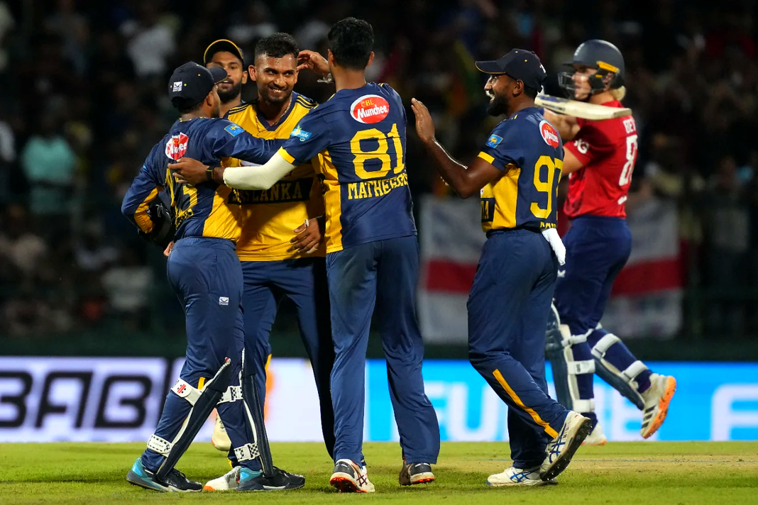 ධනංජය ඉවතට ! T20 ලෝක කුසලානයට යන ශ්රී ලංකා සංචිතය නම්කරයි.