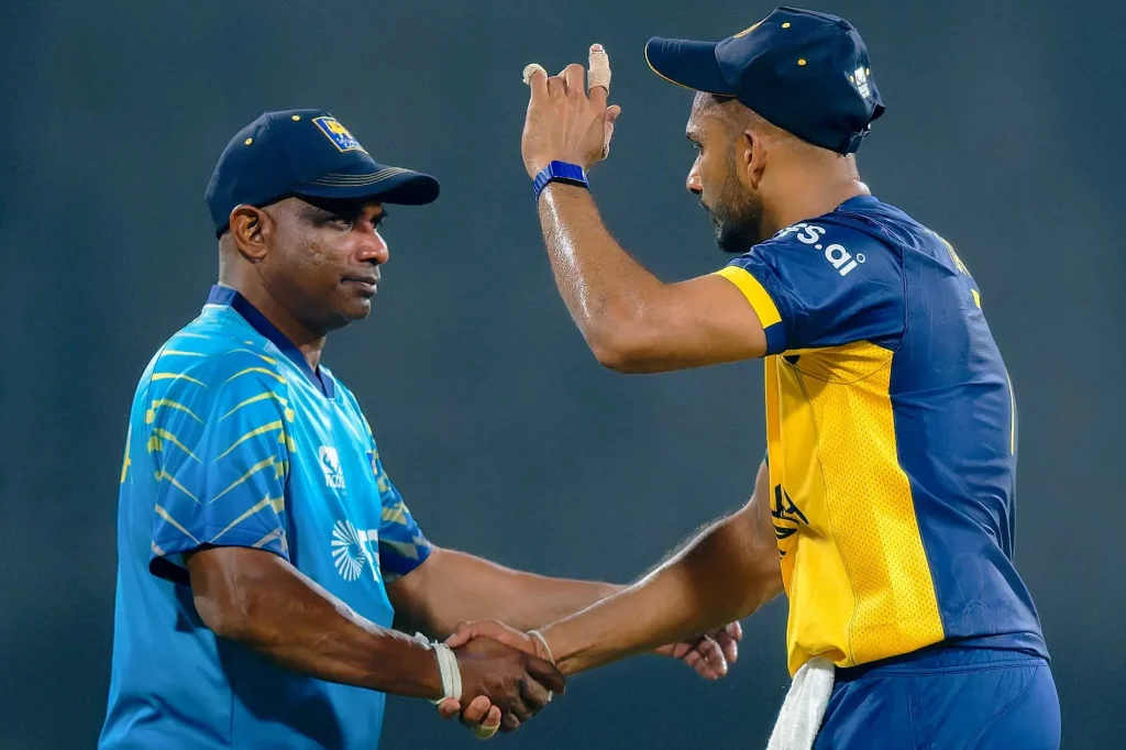 සනත් ජයසූරිය ශ්‍රී ලංකා ක්‍රිකට් කණ්ඩායමේ ඉහළ කාර්ය සාධන භූමිකාවෙන් ඉල්ලා අස්වෙයි!