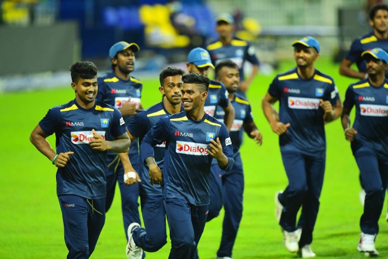 ශ්‍රී ලංකා ක්‍රිකට් ආයතනය ක්‍රීඩකයින් 46 දෙනෙකුට නව කොන්ත්‍රාත්තු ලබා දී තිබේ.