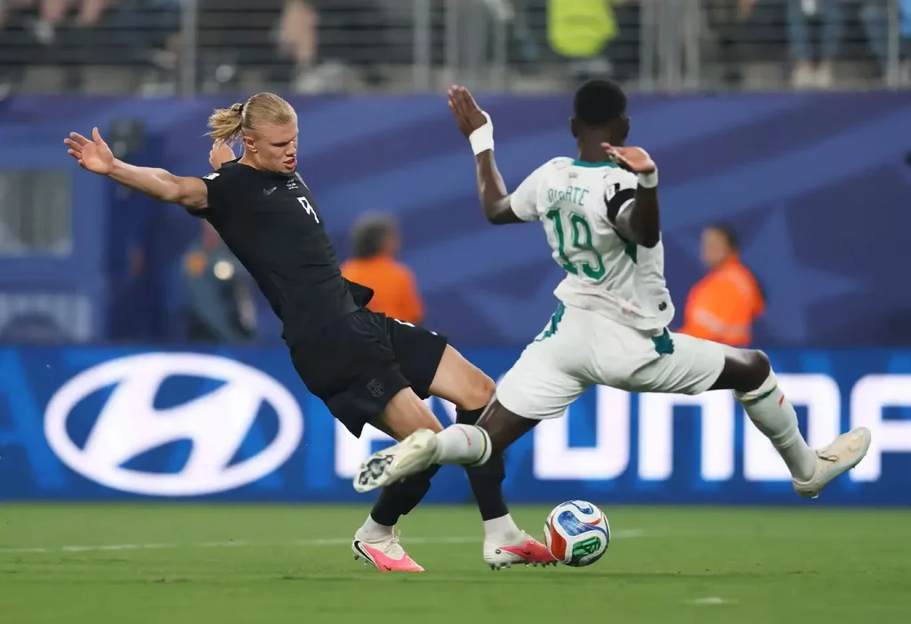 Messi, Mbappe සහ Erling Haaland සුපිරි ත්‍රිත්වය පාපන්දුලොව ගිනියම් කරයි!