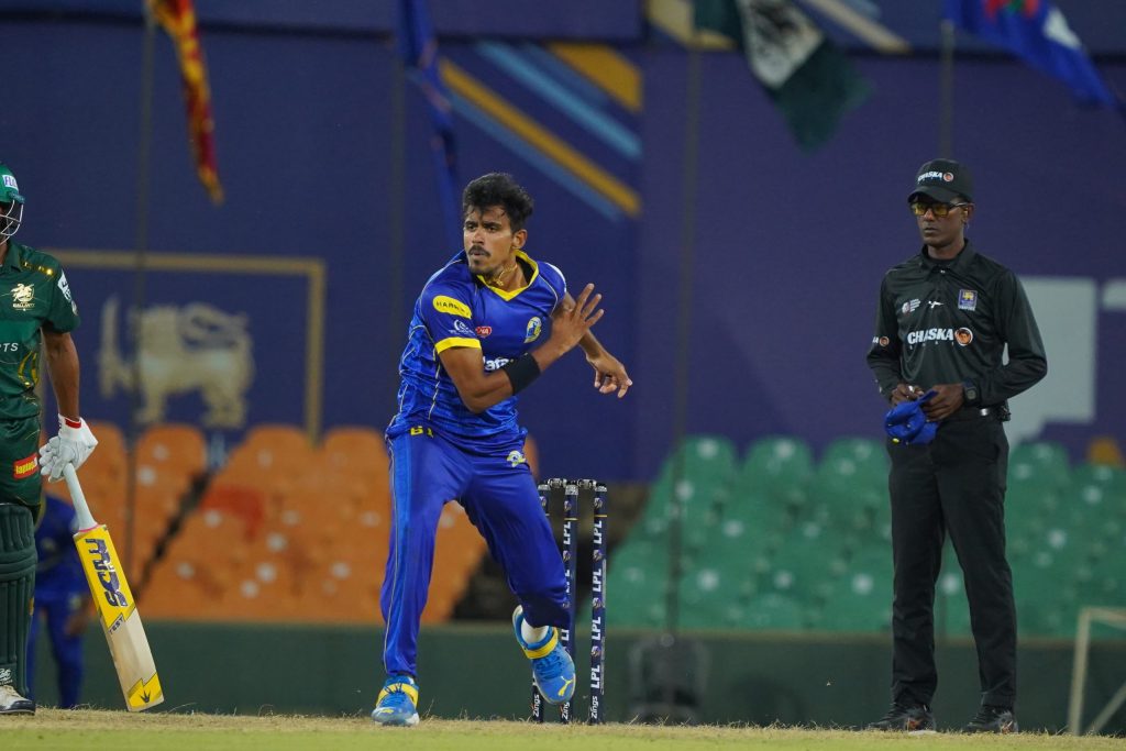 Dambulla Sixers හමුවේ Galle Gallants අසරන වෙයි !
