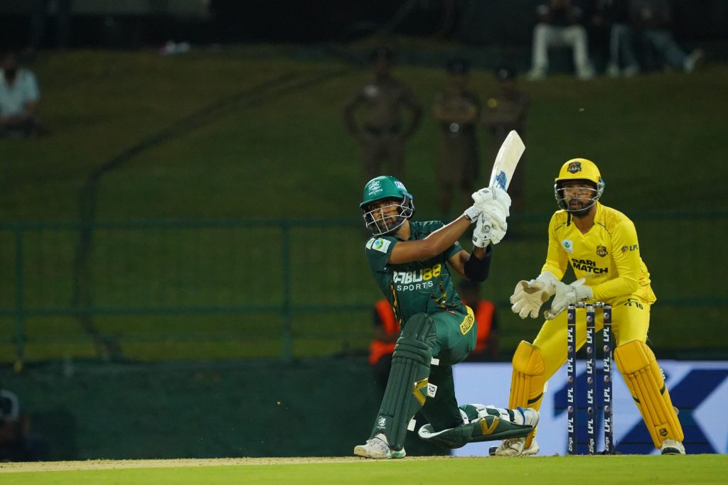 චරිත් අසලංකගේ දක්ෂතාවය නිසා Galle Gallants ජයග්රහණය ලබයි!
