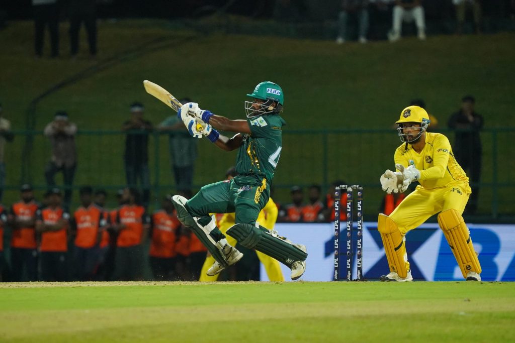 චරිත් අසලංකගේ දක්ෂතාවය නිසා Galle Gallants ජයග්රහණය ලබයි!