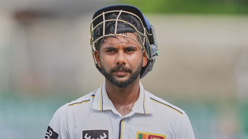 අගෝස්තු මාසයේ ICC පිරිමි අංශයේ 'මාසයේ හොඳම ක්රීඩකයා' සම්මානය සෝනල් දිනුෂ දිනා ගනී.