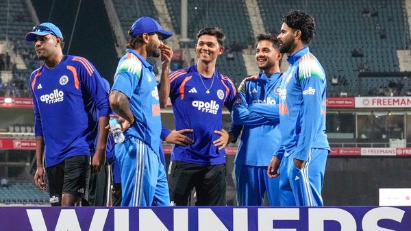 ආසියානු ක්රීඩා උළෙල සඳහා ඉන්දීය ක්රිකට් කණ්ඩායම පළපුරුදු ක්රීඩකයින් සමඟින්!