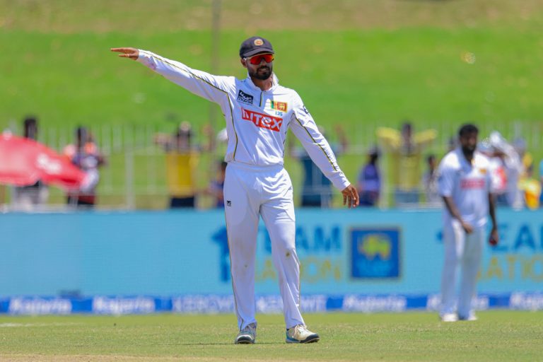 ශ්‍රී ලංකා ටෙස්ට් නායකත්වයෙන් ධනංජය ද සිල්වා ඉල්ලා අස්වෙයි!