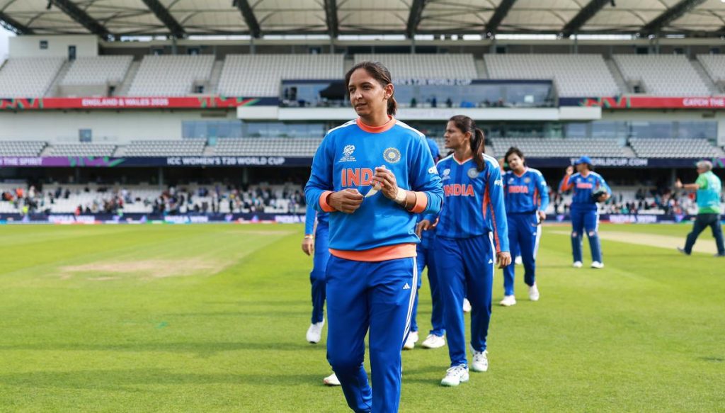 හර්මන්ප්රීත් කෞර් නායකත්වයෙන් හදිසියේම ඉවතට!