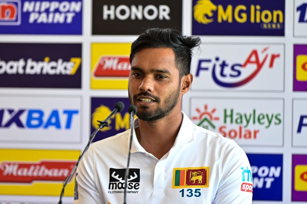 ශ්රී ලංකා ටෙස්ට් නායකත්වයෙන් ධනංජය ද සිල්වා ඉල්ලා අස්වෙයි!