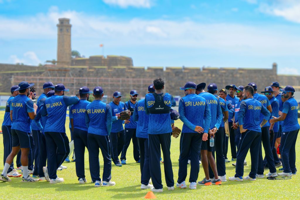 කුසල් මෙන්ඩිස්ගේ නායකත්වයෙන් යුත් ශ්රී ලංකා ටෙස්ට් සංචිතය නම් කෙරේ!