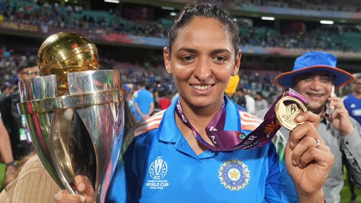 හර්මන්ප්රීත් කෞර් නායකත්වයෙන් හදිසියේම ඉවතට!