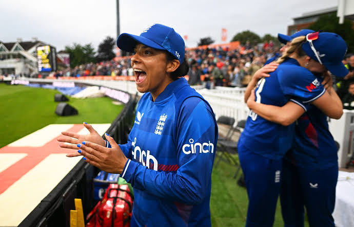 එංගලන්ත කාන්තා ක්රිකට් කණ්ඩායම ශ්රී ලංකාවේ සංචාරයක!