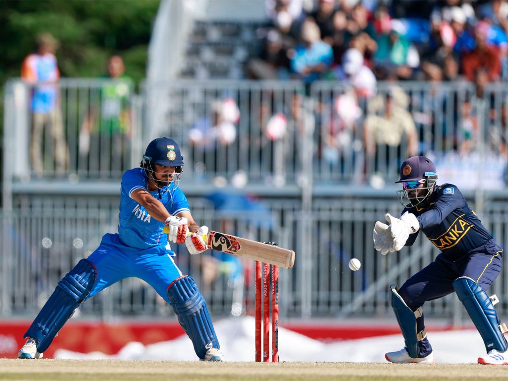 ඉන්දියාව ශ්රී ලංකාව ලකුණු 45කට දවා ගනිමින් අවසන් මහා තරගයට සුදුසුකම් ලබයි.!